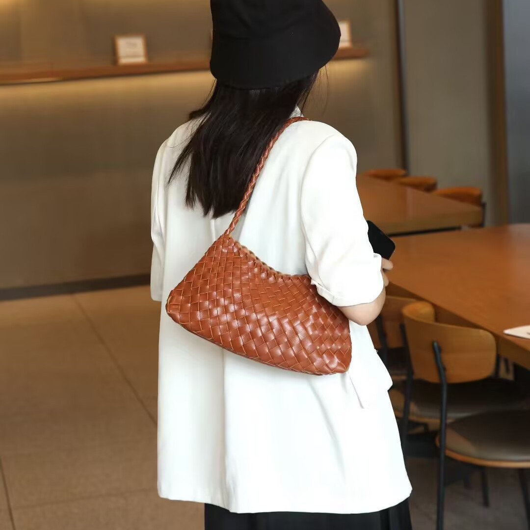 高级感真皮编织腋下包女2025新款
