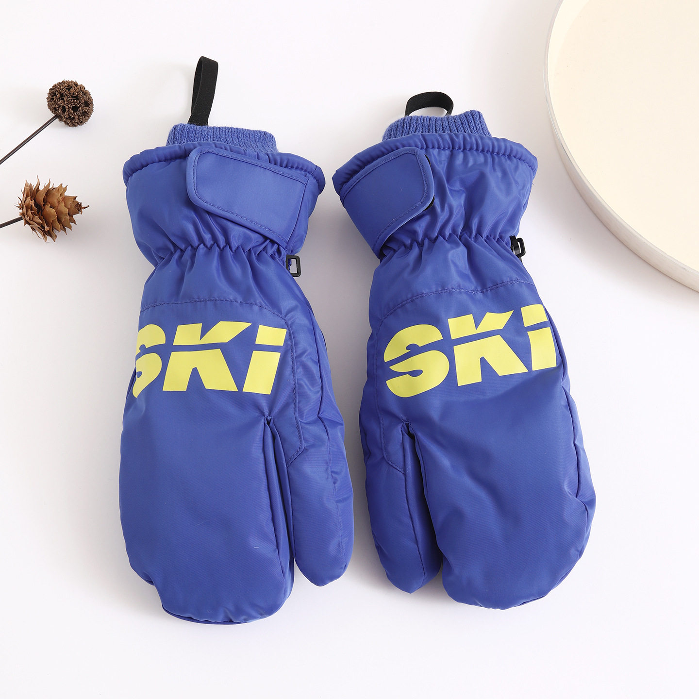 冬季防寒设计感连指滑雪手套女内置五指加绒可触屏骑车防丢护腕男