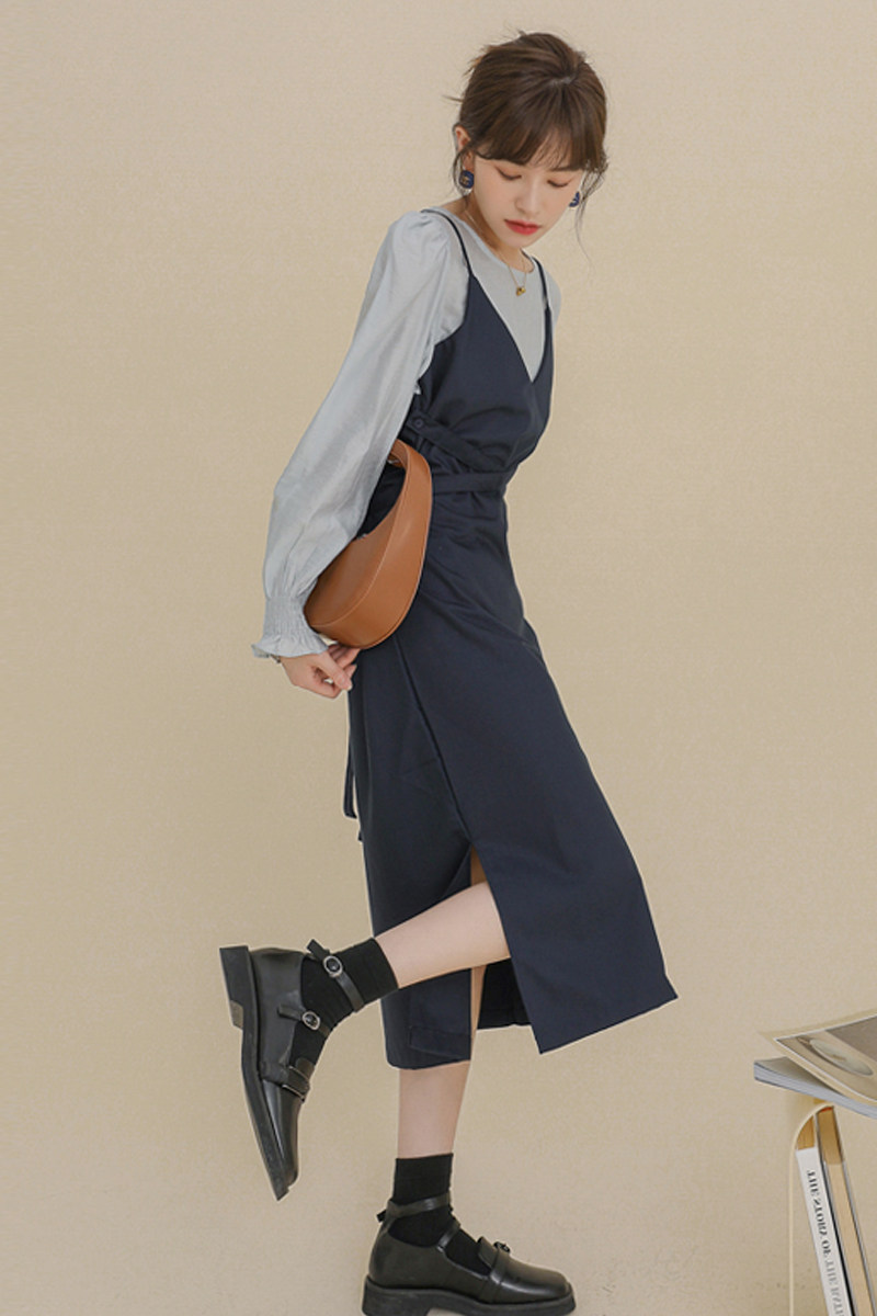 法式假两件套长款设计感小众连衣裙女春秋季收腰显瘦气质吊带长裙