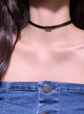 黑色皮绳字母CDchoker项链女小众设计高级纯欲辣妹锁骨链项圈颈链