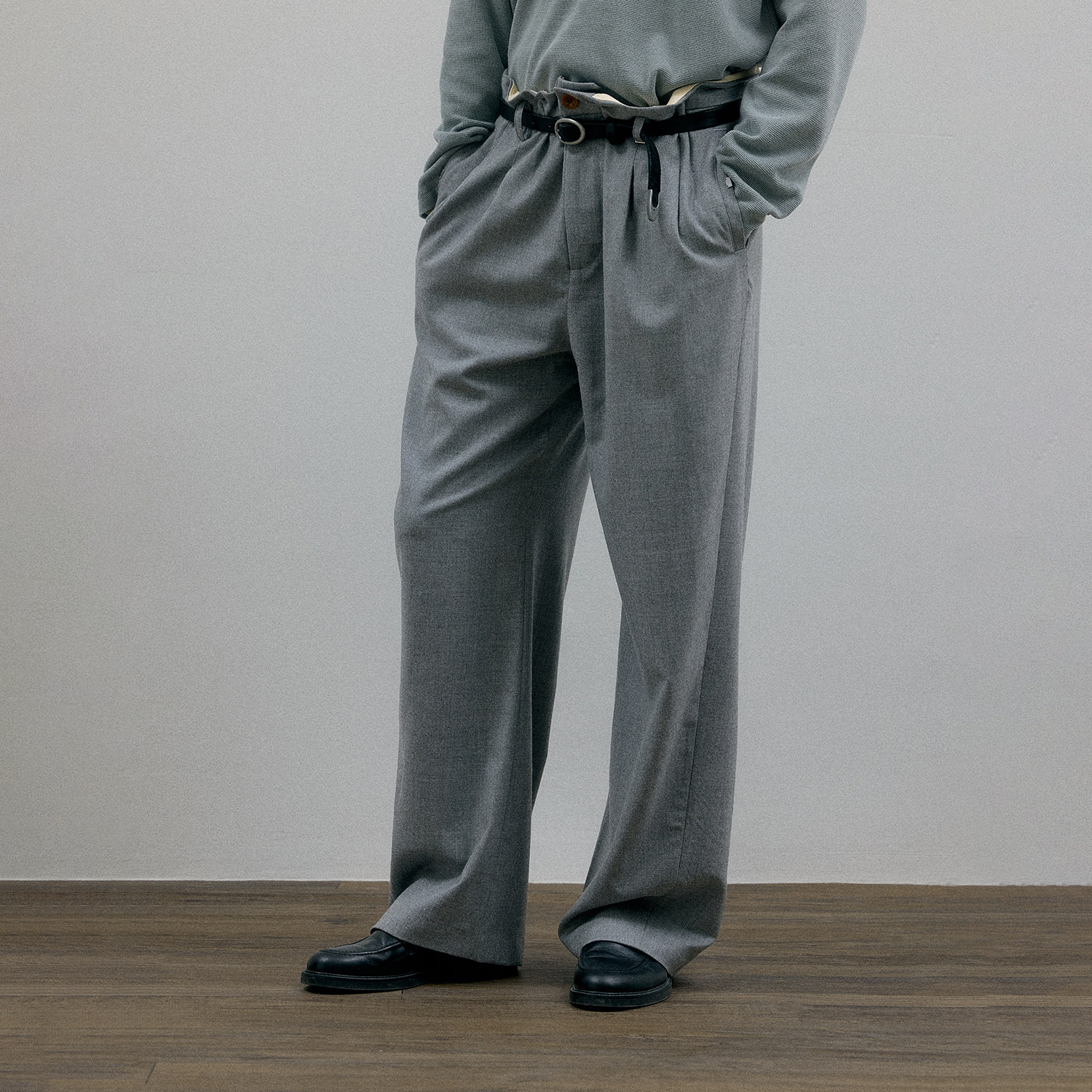 C2H4 Vrille Pants 定格瞬间 褶皱腰部 羊毛维里尔西裤 - 实物图