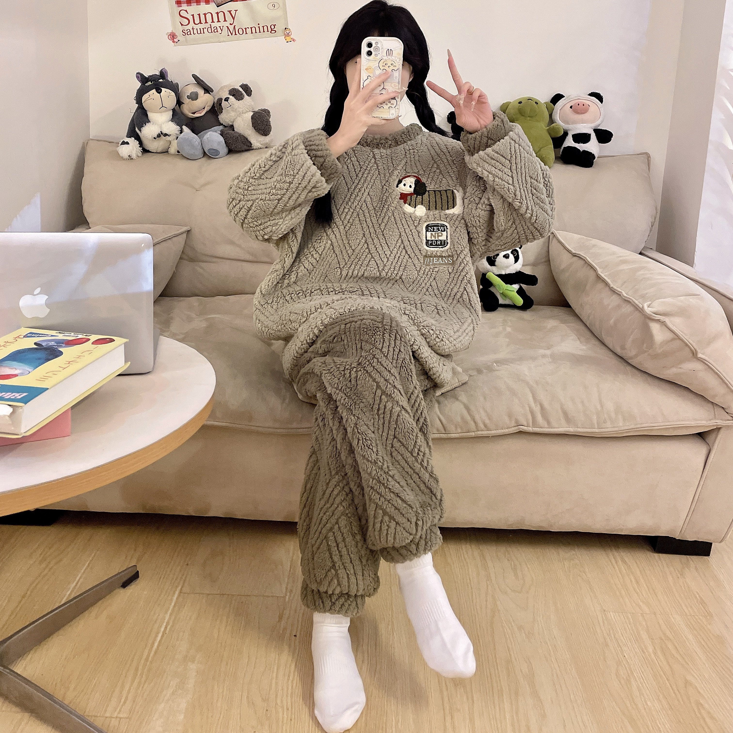 2026新款女士珊瑚绒睡衣套装秋冬季保暖卡通家居服加大码胖MM套装