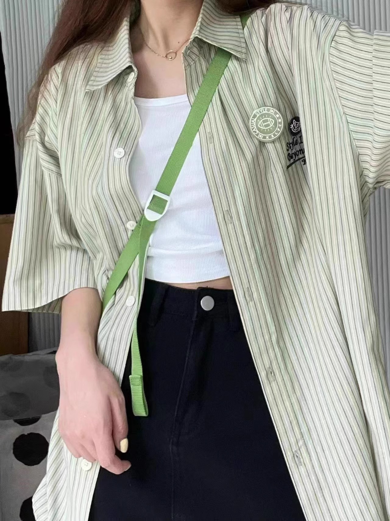 胖mm特大码300斤绿色条纹短袖衬衫女夏季宽松设计感小众复古衬衣