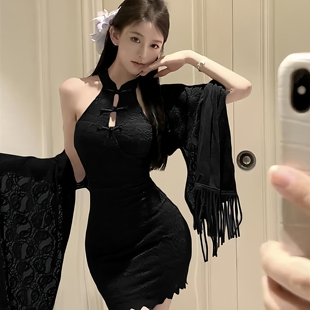 纯欲风辣妹旗袍包臀裙套装盘扣新中式黑色蕾丝披肩显瘦挂脖连衣裙
