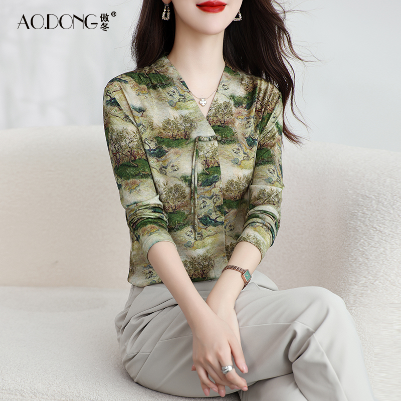 超细羊毛打底衫女V领印花内搭