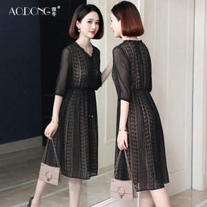 高级刺绣真丝连衣裙女妈妈收腰杭州桑蚕丝小众洋气黑色夏季气质