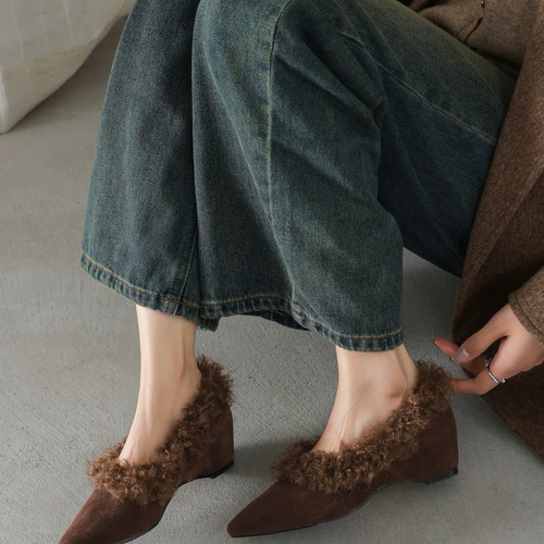 YUHU予狐毛鞋女2025年新款时尚百搭舒适保暖低平跟单鞋复古内增高