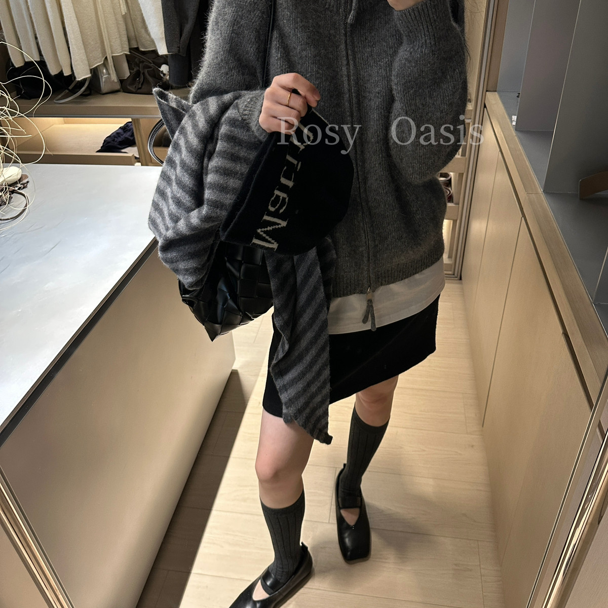 Rosy Oasis针织衫女流行款立领显瘦宽松针织开衫含32兔绒毛衣女