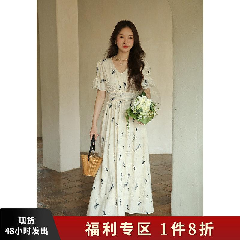 法式花边V领连衣裙印花