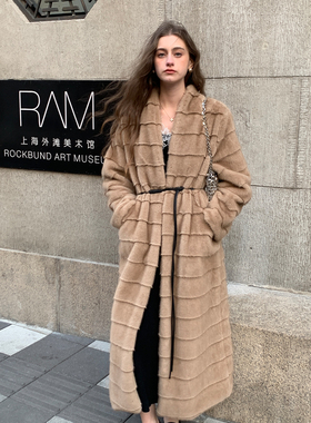 竹依依 新款温柔风秋冬皮草外套女中长款高级感修身原创设计