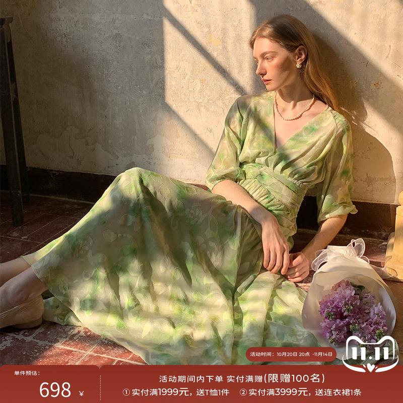 竹依依法式复古春日绿短袖连衣裙女夏显瘦气质大摆长裙原创高级感
