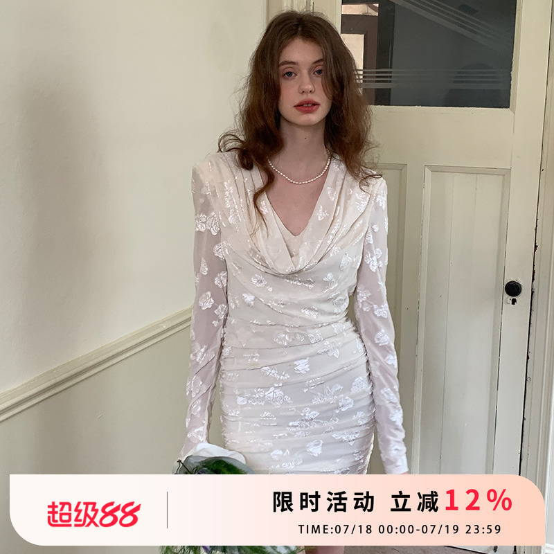 竹依依米白色提花荡领长袖连衣裙女褶皱显瘦性感包臀一步短裙子
