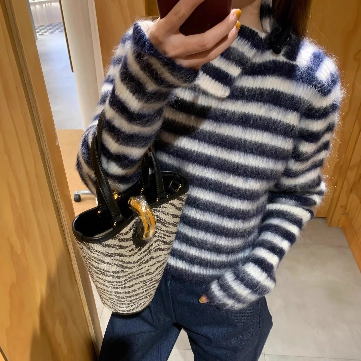 现货jacquemus牛角扣条纹毛衣