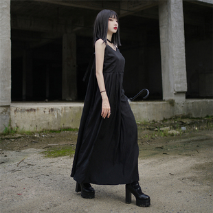日系原宿风洛丽塔吊带连衣裙cos派对聚会显瘦慵懒长裙暗黑系女装