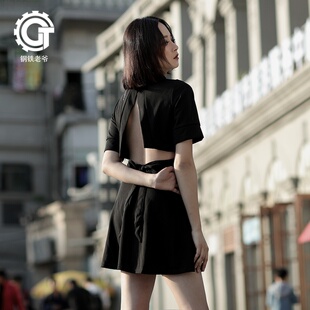 钢铁老爷女士连衣裙性感小心机漏背深V领气质暗黑系女装显瘦短裙
