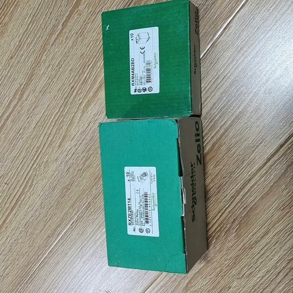 原装施耐德继电器 RXM4AB2BD+底座RXZE2M1 议价