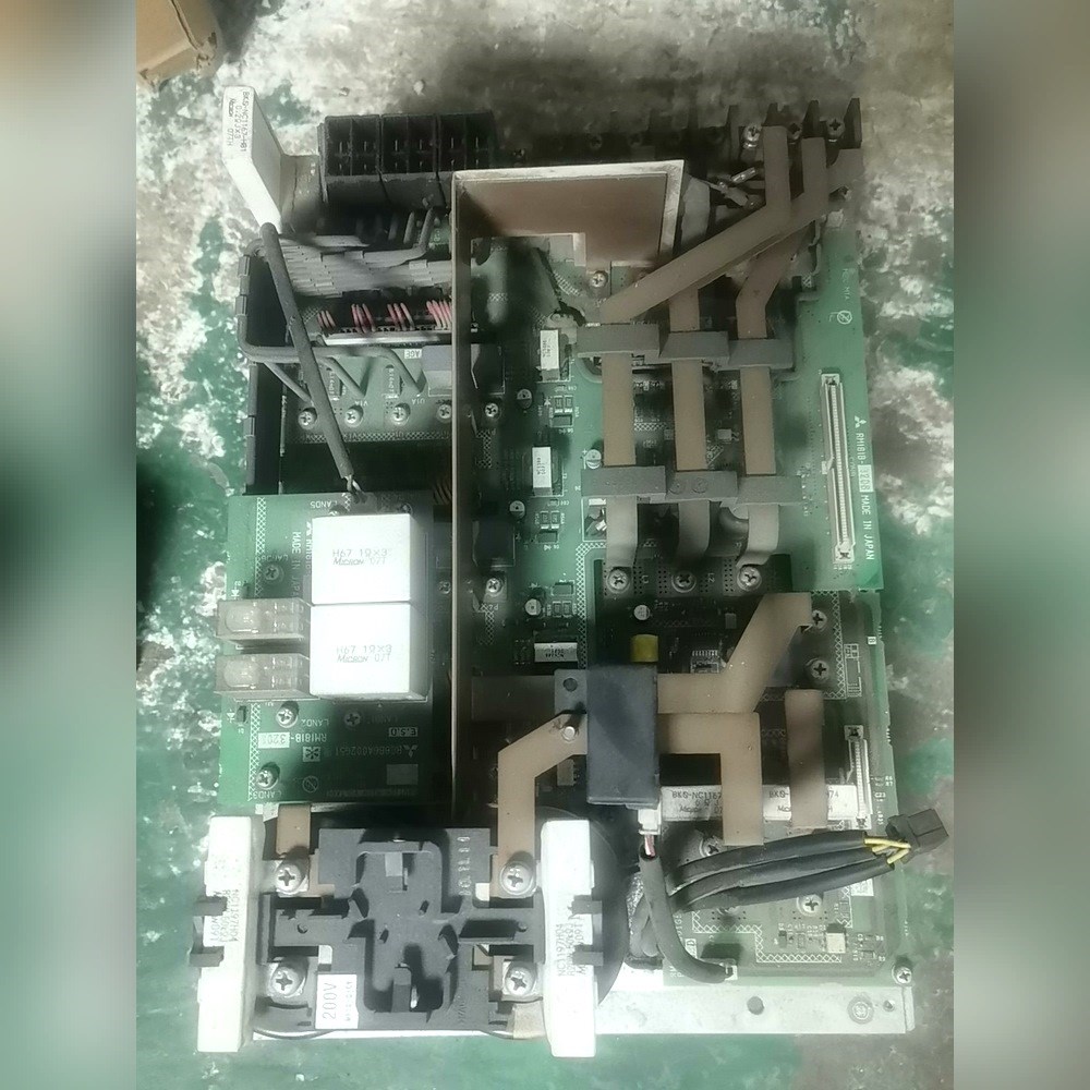 三菱四合一驱动器MDSDMSPV3-20080底座炸机的鸡 议价