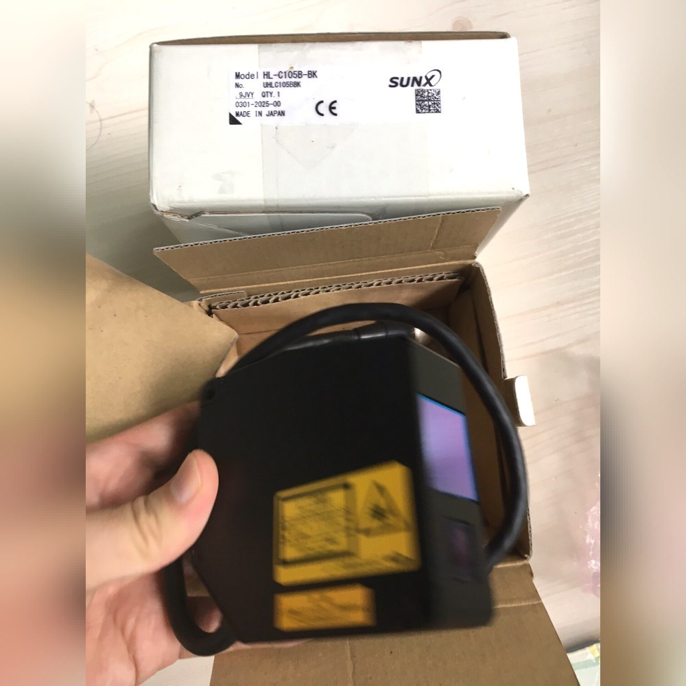 神视 激光位移传感器 HL-C105B-BK 原装实物拍 议价