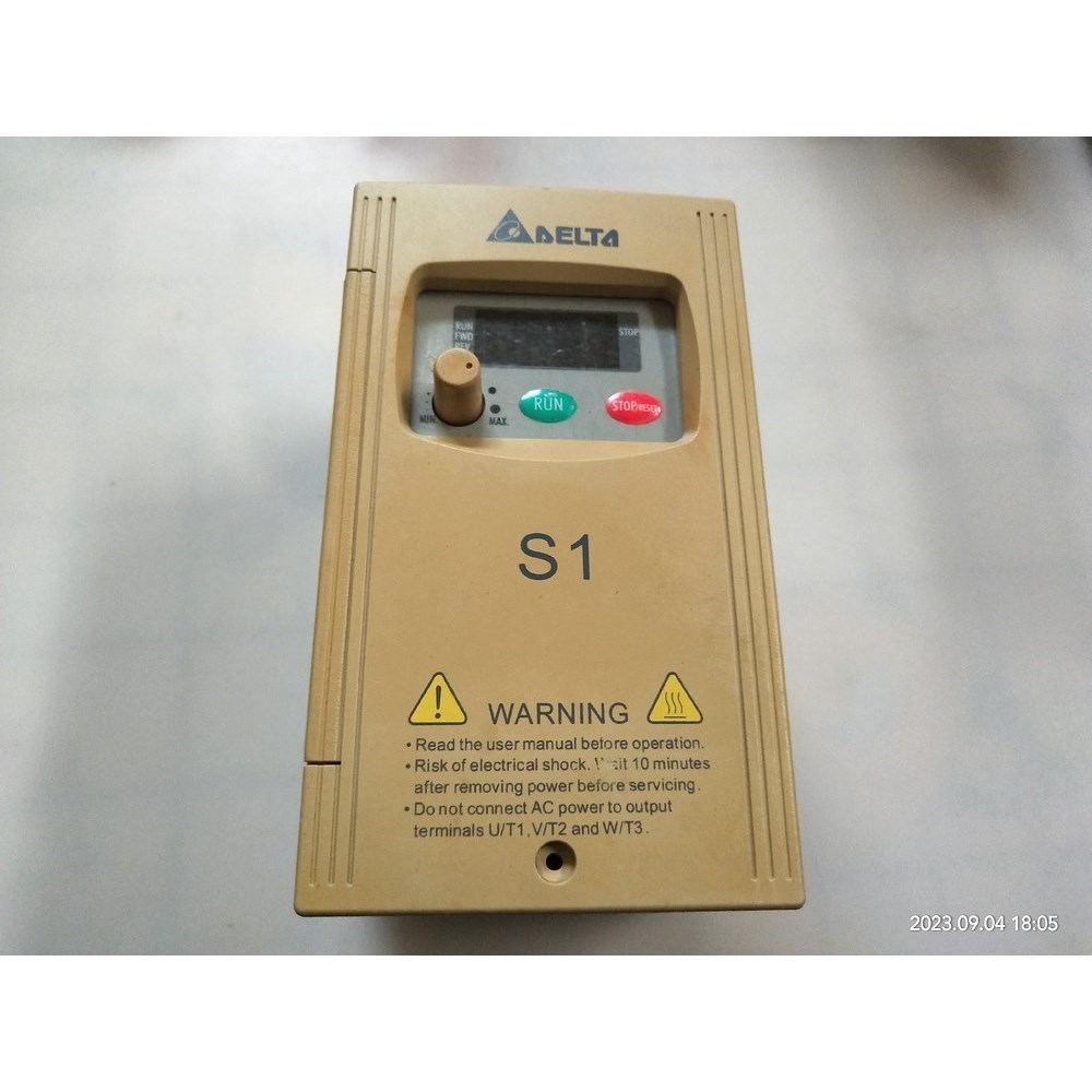 变频器VFD004S21A 议价