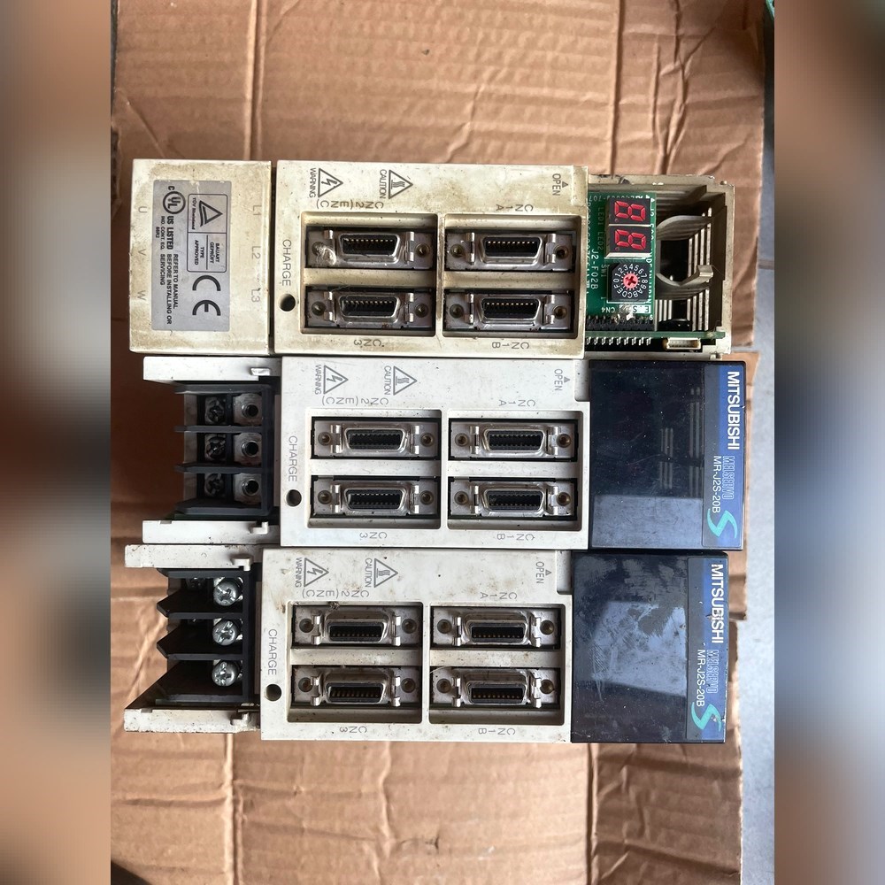 三菱驱动器MR-J2S-20B功能正常便宜出…… 议价