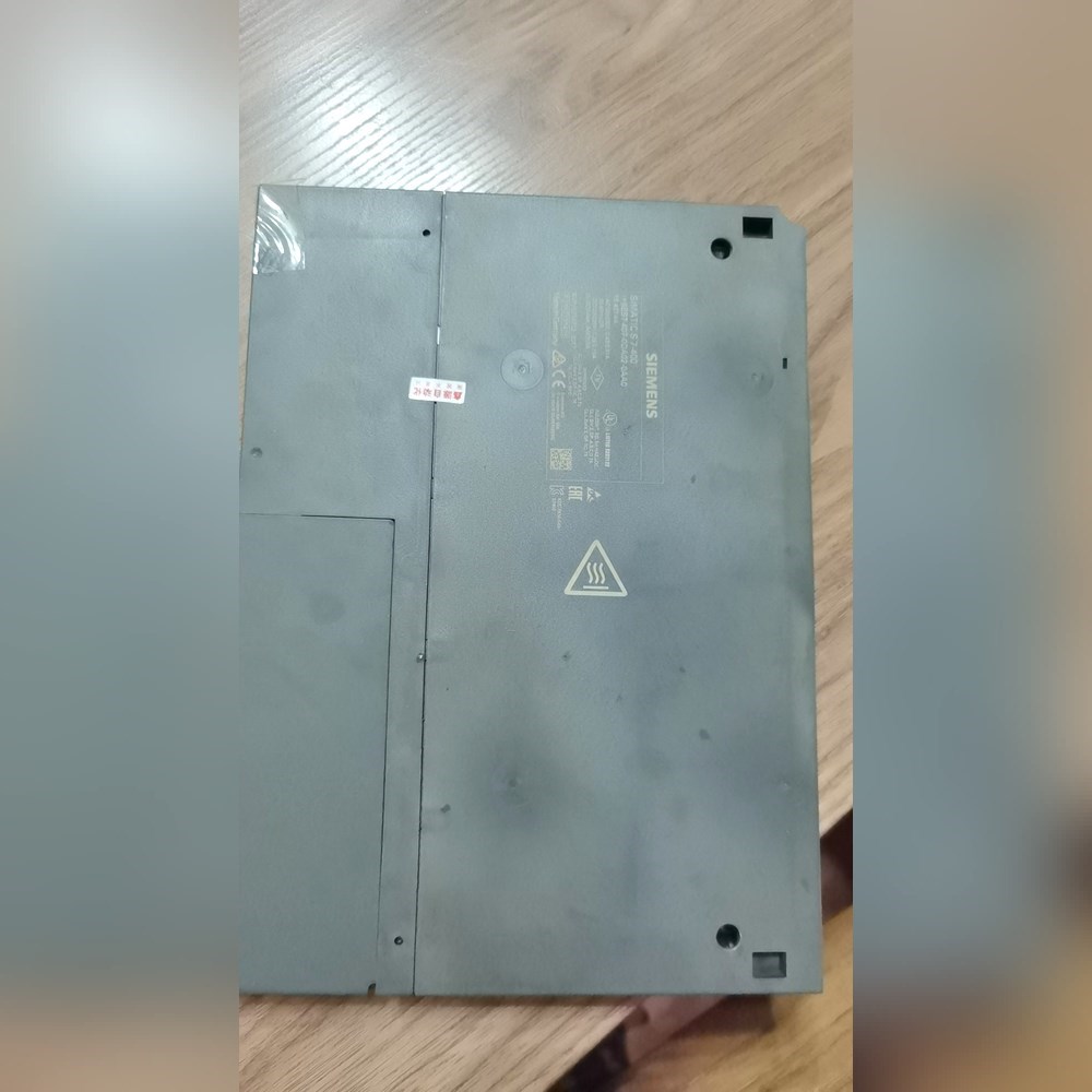 6ES7407-0DA02-0AA0成色如图两边破脚介意慎拍 议价