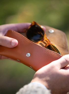 英国Ettinger眼镜真皮收纳盒 轻奢小众山羊皮眼镜盒饰品 铁马今歌