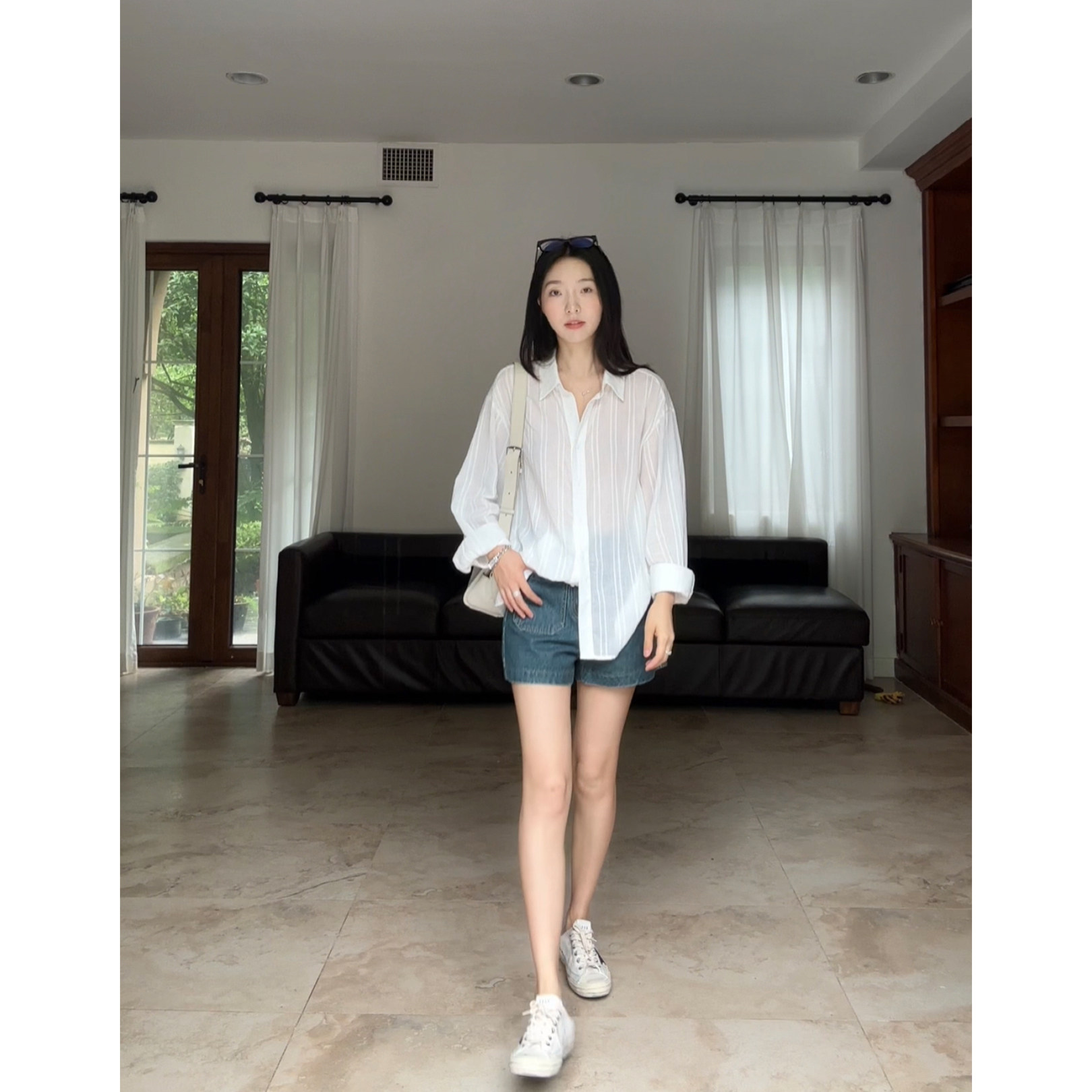 郭九九呢 棉轻薄透感条纹宽松衬衫女夏季复古百搭显瘦牛仔短裤
