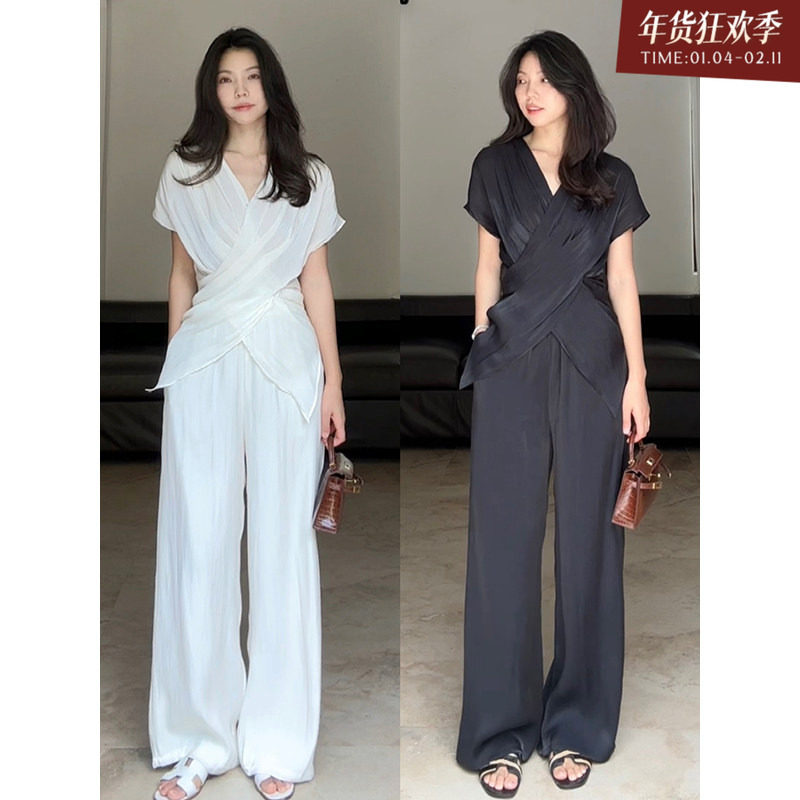 【年终清仓 售完不补】 温柔风纯欲高级感亮面交叉收腰上衣夏季百,女装/女士精品,时尚套装,淘宝优惠券,粉丝福利购,淘宝优惠卷