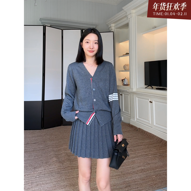 郭九九呢 羊毛V领条纹织带针织开衫外套秋季百搭上衣显瘦百褶裙,女装/女士精品,时尚套装,淘宝优惠券,粉丝福利购,淘宝优惠卷