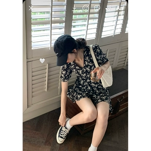 法式 夏季 复古气质初恋裙V领显瘦碎花连衣裙女 郭九九呢 2023新款