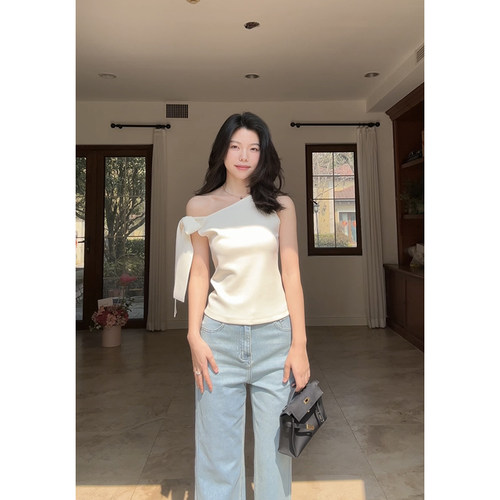 郭九九呢 露肩系带蝴蝶收腰显瘦上衣新款百搭九分直筒牛仔裤女
