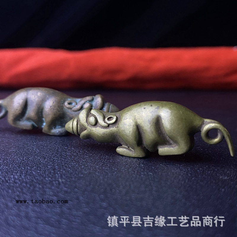 藏式黄铜吐宝鼠小摆件复古装饰挂件迷你老鼠摆件
