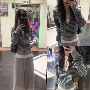 【SUNONEONE~】韩系早秋穿搭灰色条纹连帽卫衣休闲舒适百搭上衣女