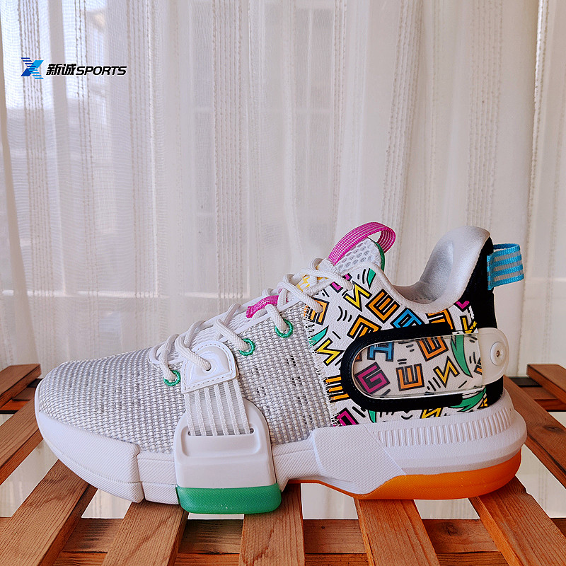 新诚sports 安踏轻狂2代秋季耐磨时尚百搭防滑平价篮球运动鞋