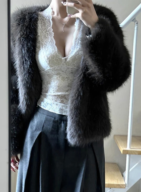 白色蕾丝打底衫女士2026春季穿搭新款性感V领纯欲辣妹长袖T0203r1