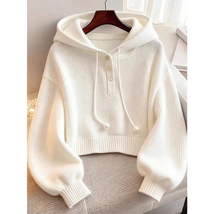 白色连帽针织卫衣女装冬季2025新款今年爆款内搭软糯短款毛衣上衣