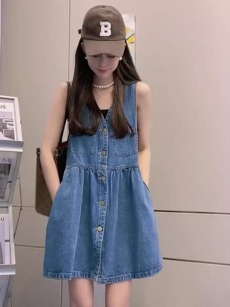 牛仔马甲吊带连衣裙女秋季宽松显瘦背带裙小个子高腰V领背心短裙