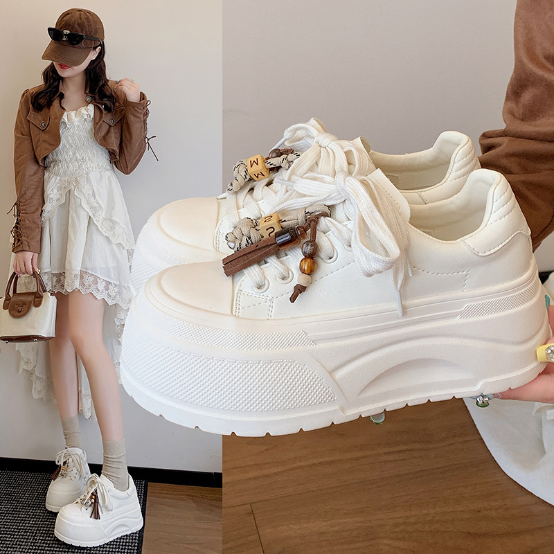 小白鞋女2025秋新款内增高小个子厚底松糕鞋百搭系带平底休闲板鞋