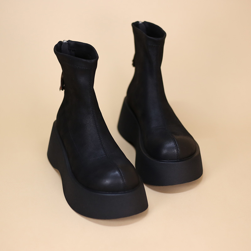 洋气短靴女 2025秋冬新款厚底大头时尚欧版显瘦马丁靴