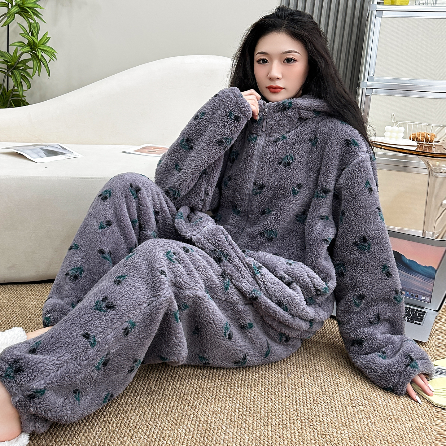 观昵珊瑚绒大码睡衣女200斤连帽