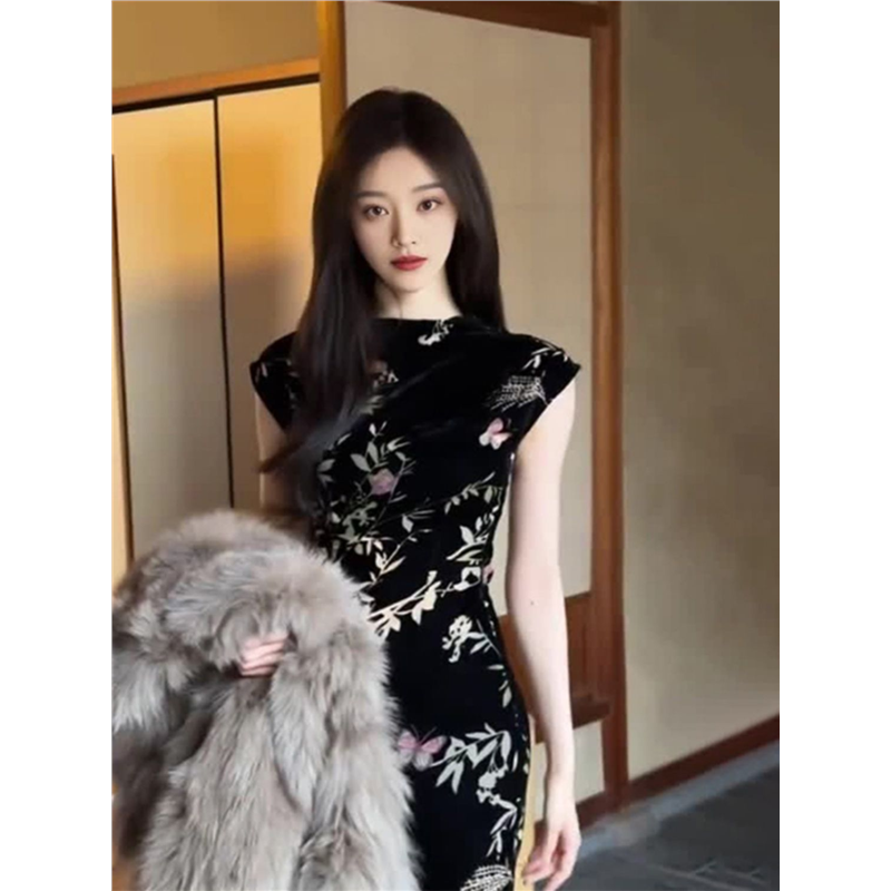 中华娘旗袍改良年轻款少女夏季新款2025长款国风黑色碎花连衣裙夏
