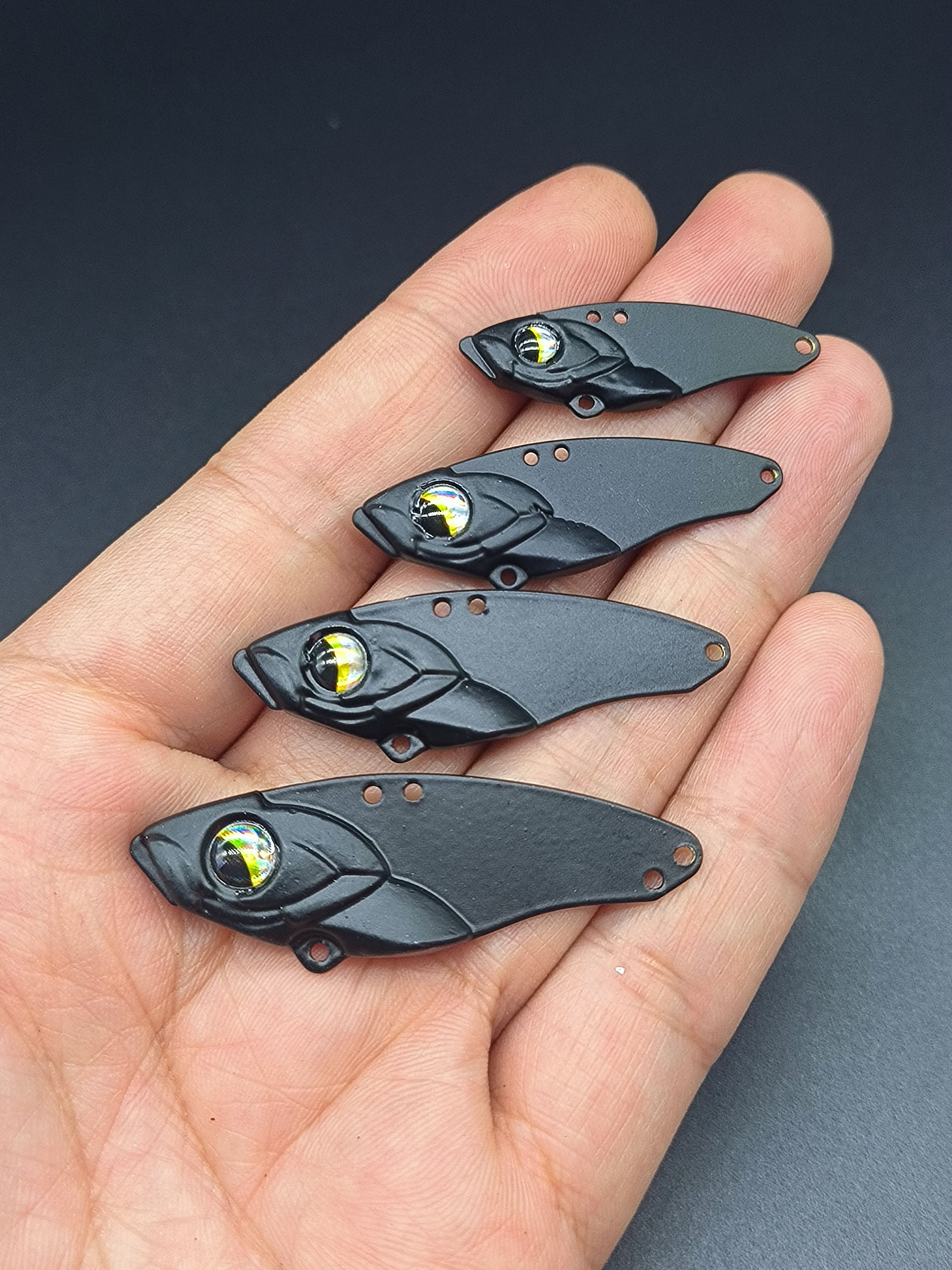 哑光黑大小河vib纯黑路亚铅包铜片薄背假饵东江鳊鱼红眼震颤远投