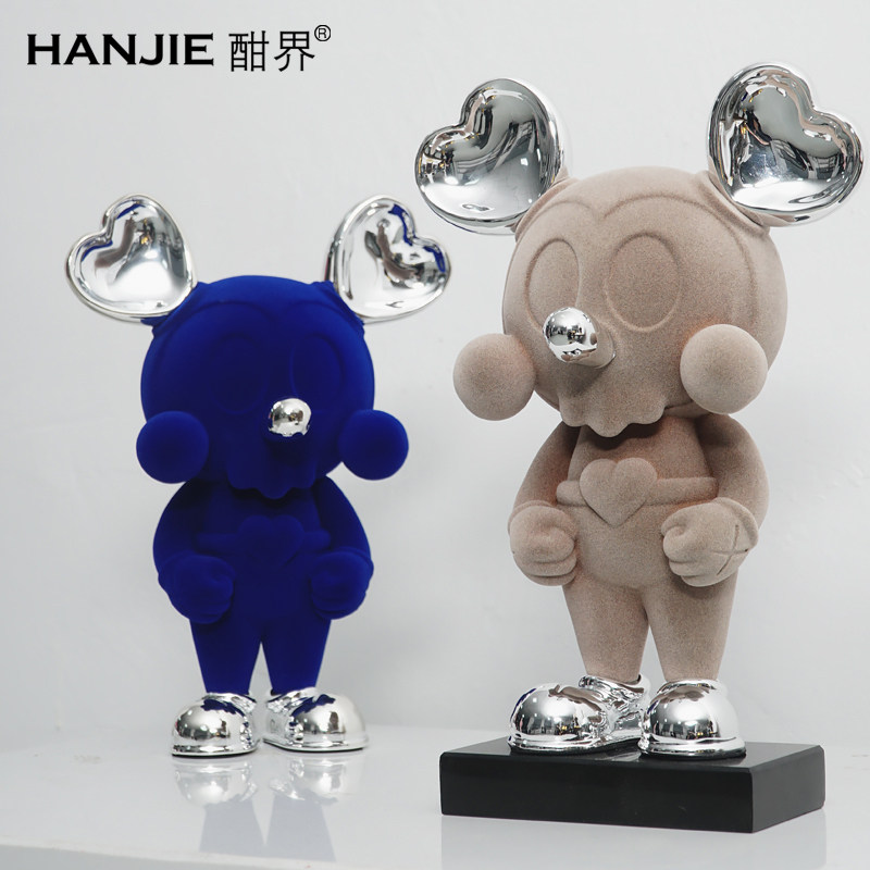 创意卡通风动物心形耳朵小熊桌面摆件儿童房可爱玻璃钢植绒装饰品