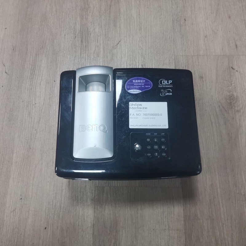 议价-可维修明基Benq MP575 投影仪 投影效果如图，显示有黑点，