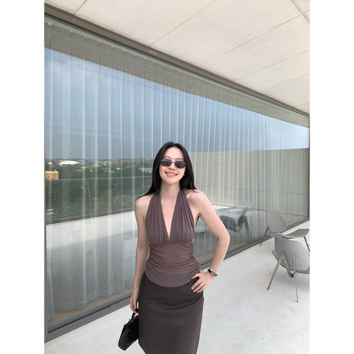 daydayicy 挂脖露背吊带背心女夏季设计感收腰显比例纯欲辣妹上衣