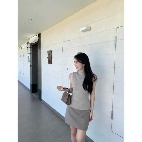 daydayicy 气质姐感 背心女夏季无袖修身显瘦圆领通勤修身上衣