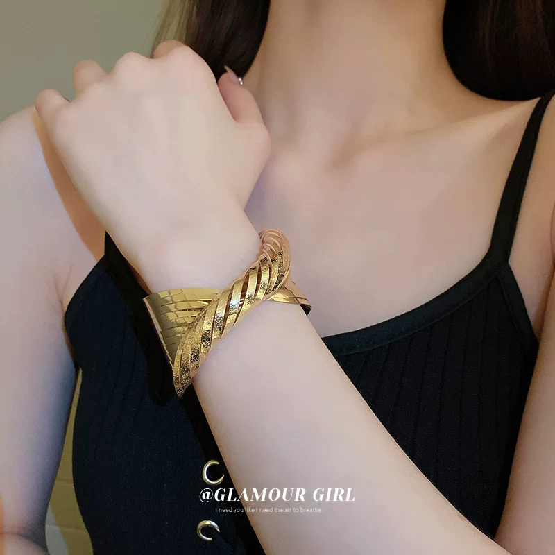 Geometric creative design bracelet, jewelry, European style, punk style