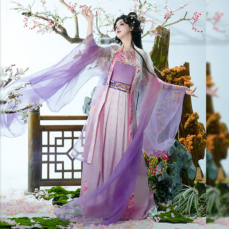 樱花与碟|宋制汉服女长褙子吊带