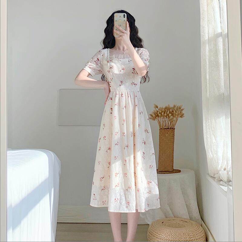 哺乳衣外出夏时尚短袖法式气质显瘦蕾丝连衣裙产后哺乳期喂奶夏装