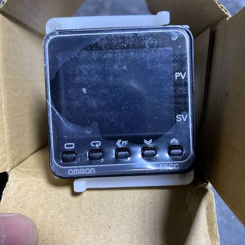 E5CC-QX2ASM-800温度控制器 未用